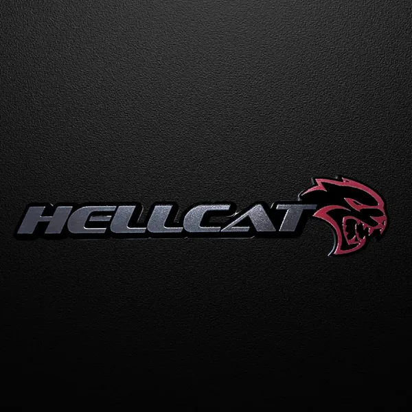 HELLCAT su tekstu emblema – lipdukas ant juodo paviršiaus
